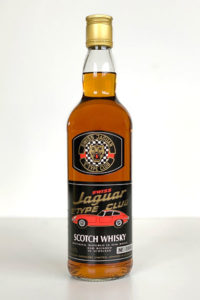 Boutique, Whisky Flasche mit Jaguar-E-Type Club Etikette